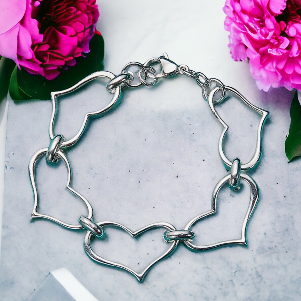 🌸Heart Link Bracelet Sterling Overlay